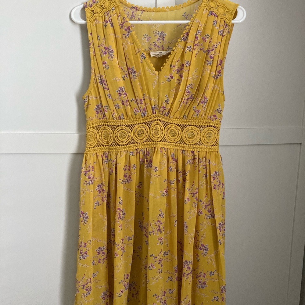 Entro Yellow V-neck Sleeveless Dress, Small